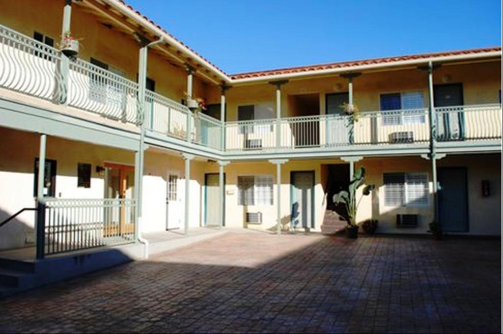 Bella Capri Inn And Suites 카마리오 외부 사진